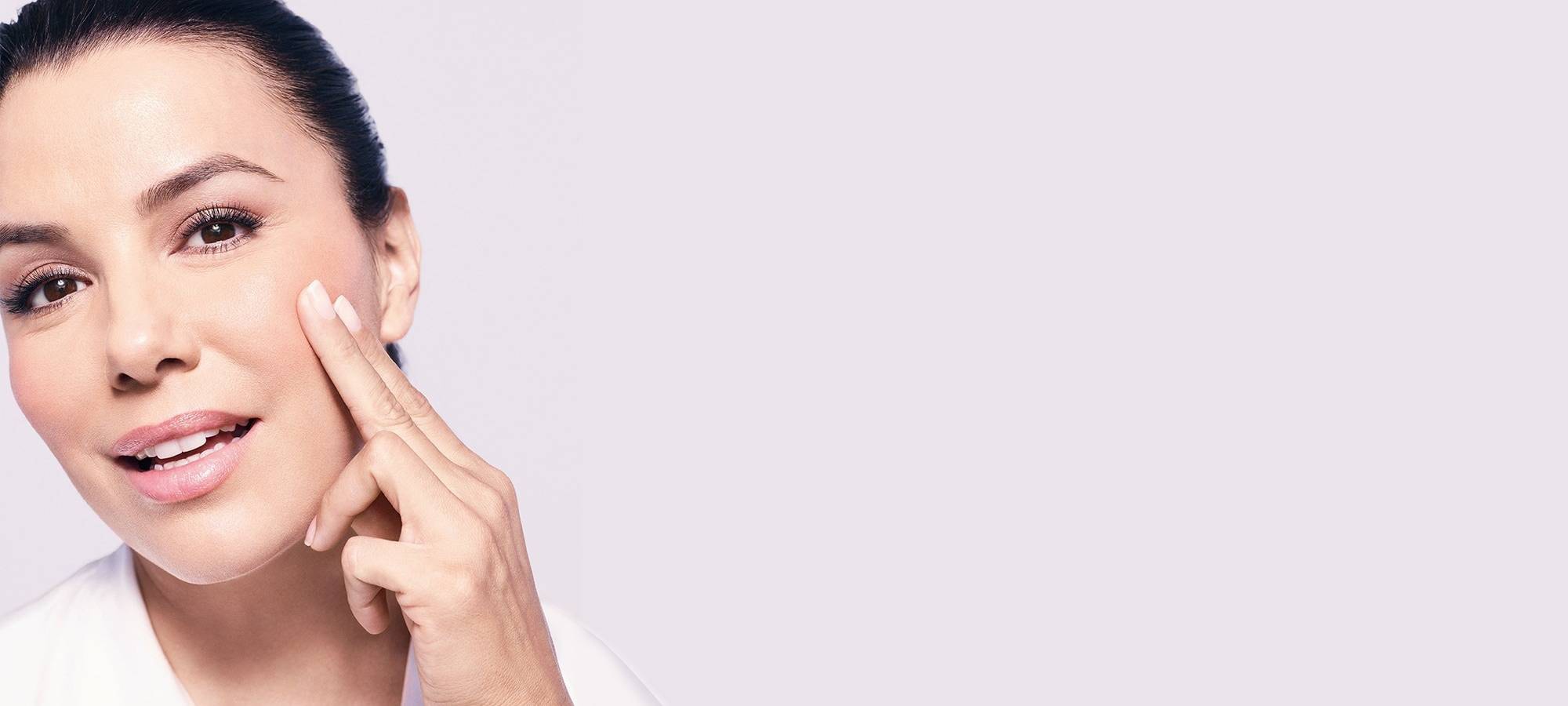 ผลิตภัณฑ์น้ำตบเพื่อผิวชุ่มชื้นและกระจ่างใสดุจคริสตัลอันดับหนึ่งที่สาวๆเลือกใช้