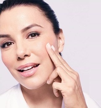 'เอสเซนส์ (Essence) คืออะไร มีวิธีใช้อย่างไร? - ลอรีอัล ปารีส L’Oréal Paris